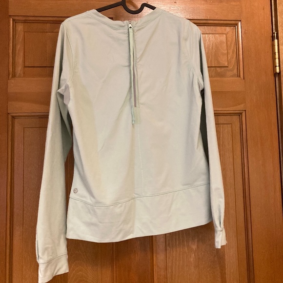 Lululemon Mint Colored Pull Over, Size M - Picture 2 of 10